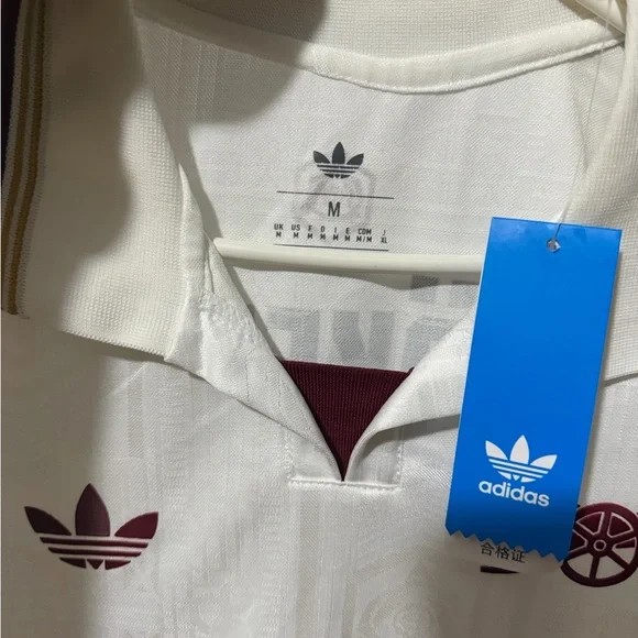 Arsenal 2025/2026 Jersey Gyokeres - Picture 4 of 7